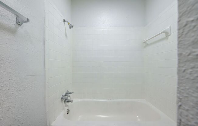 2 beds, 2 baths, 1,050 sqft, $899