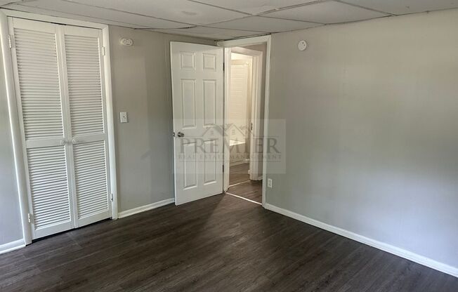 2 beds, 1 bath, $975