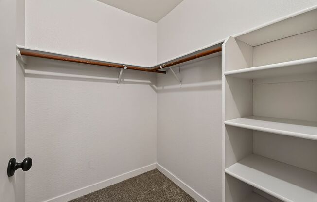 2 beds, 2 baths, 867 sqft, $1,725, Unit 74