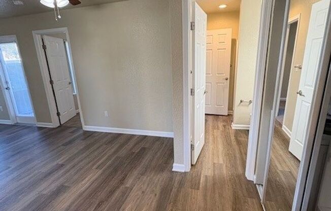 2 beds, 2 baths, 900 sqft, $2,015, Unit 156