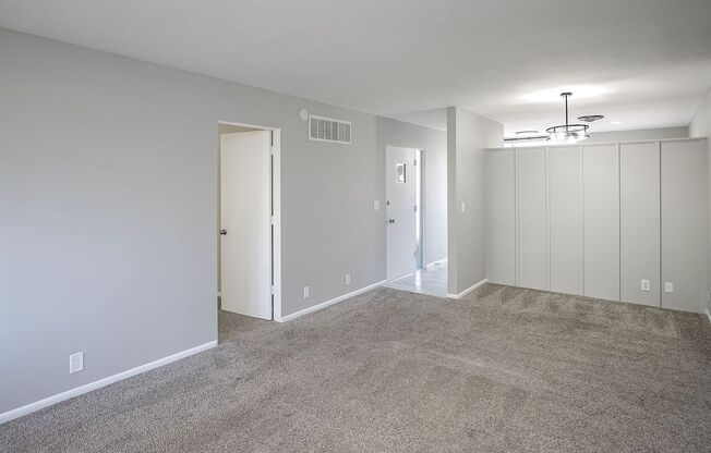 3 beds, 1 bath, $1,195, Unit 15