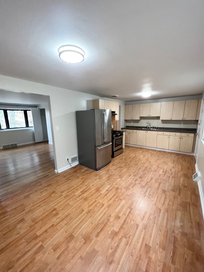 Beautiful 3 Bedroom 1 Bathroom in Penn Hills- Central AC, Hardwood Floors, Integral Garage - Available 9/1!