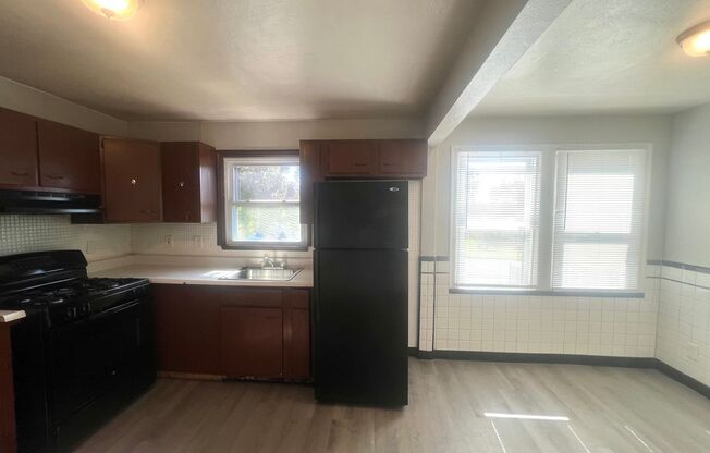 2 beds, 1 bath, $1,050