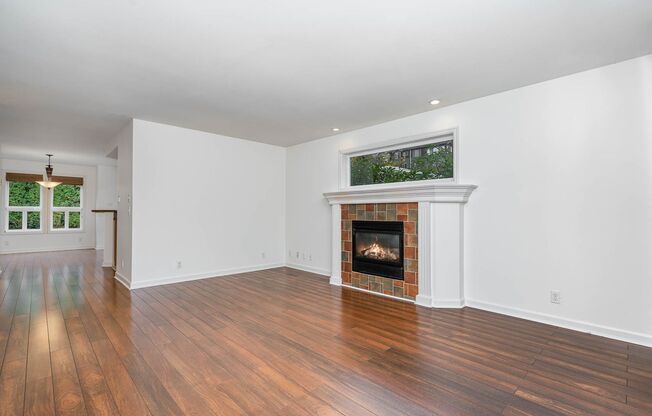 2Bd/2Ba Seattle Townhouse