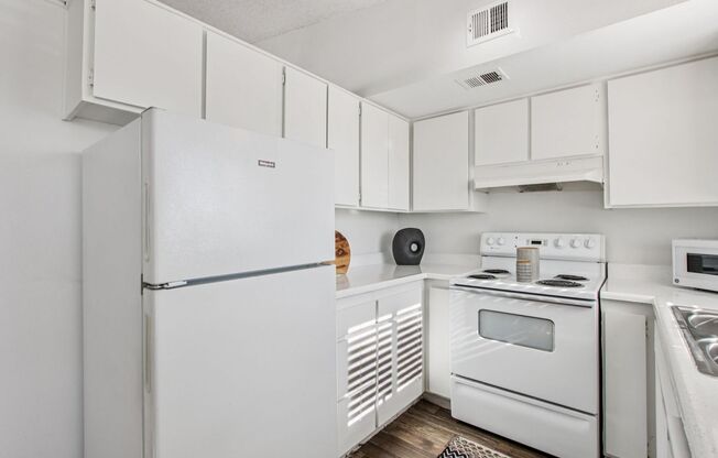 2 beds, 2 baths, 952 sqft, $1,225, Unit 138