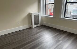PACKADS CORNER BU AREA, Sunny high floor studio Renovates Great Location Everything close