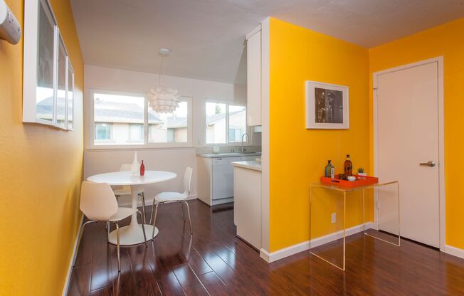1 bed, 1 bath, 650 sqft, $2,895, Unit 20 - Furnished w WD
