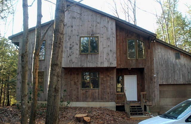 Spacious 3–4 Bedroom Home on Wooded Lot with Scenic Views,Walking Distance to DHS