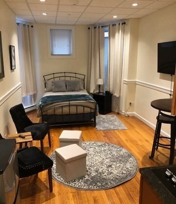 1 bed, 1 bath, $2,195, Unit 02