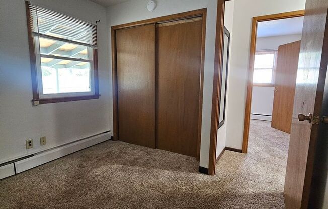 3 beds, 1 bath, $1,300