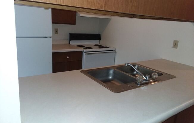 1 bed, 1 bath, 525 sqft, $625, Unit 115