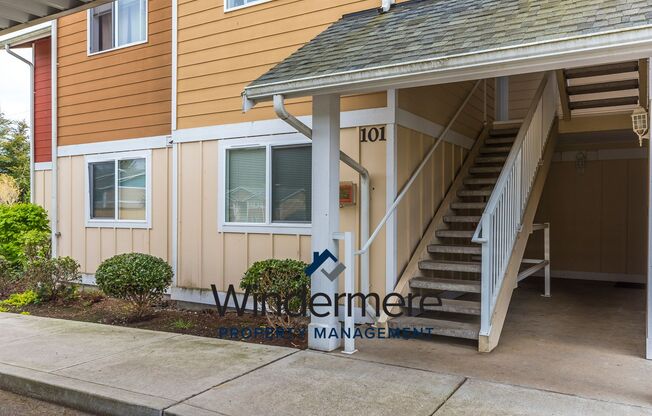 3 beds, 2 baths, $2,000, Unit # #F 101