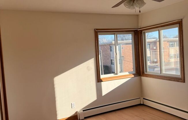 1 bed, 1 bath, 800 sqft, $1,150, Unit 9