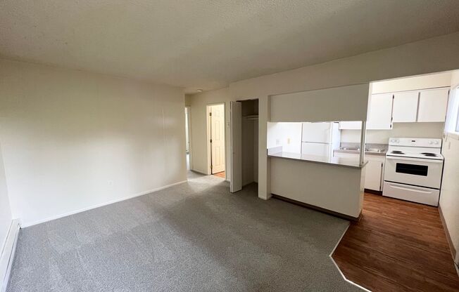 2 beds, 1 bath, 600 sqft, $1,225, Unit 6