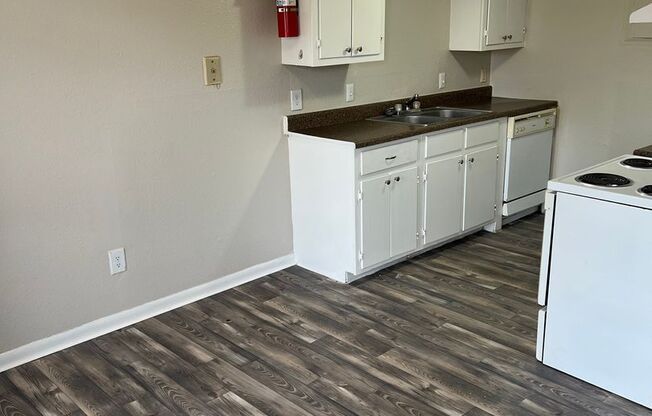 1 bed, 1 bath, 721 sqft, $695, Unit C5