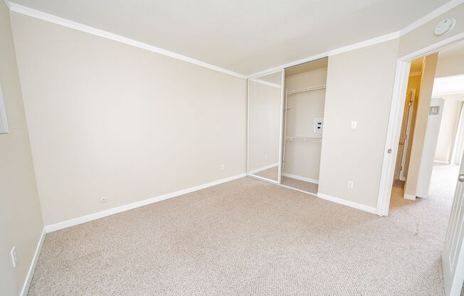 2 beds, 1 bath, $2,200, Unit 114