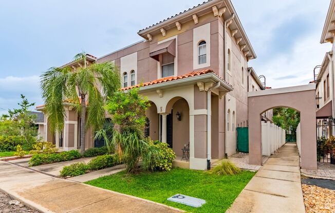 South Tampa 3 Bed / 2 Bath / 1 Car Garage Townhome