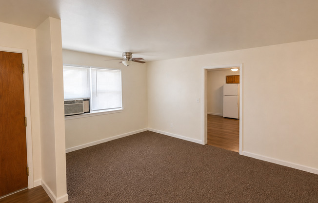 1 bed, 1 bath, $1,100, Unit 19