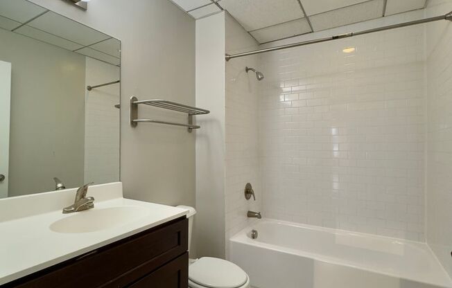 2 beds, 2 baths, 930 sqft, $2,000, Unit HA-802