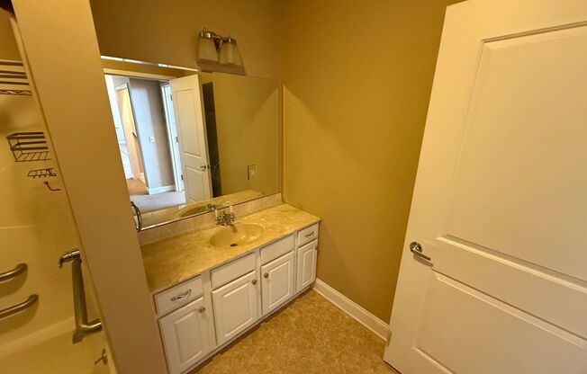 1 bed, 1 bath, 588 sqft, $1,095, Unit Apt 302