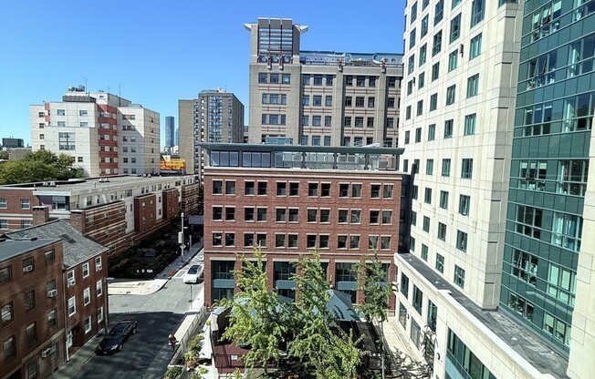 3 beds, 2 baths, 1,295 sqft, $4,900, Unit 612