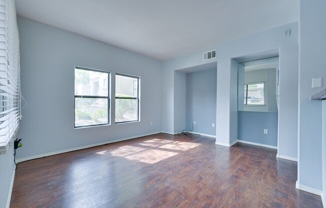 1 bed, 1 bath, $1,300, Unit # 1061