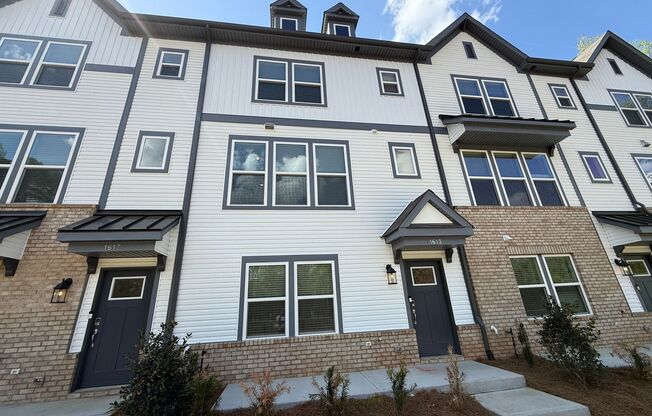 Brand new 3 Story townhome just minutes from uptown Charlotte!!
