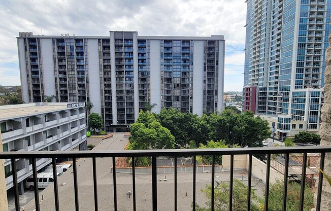 1 bed, 1 bath, $2,100, Unit 402