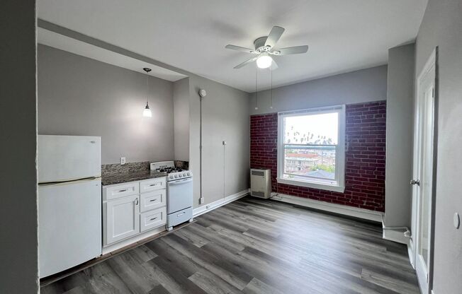 Studio, 1 bath, 275 sqft, $1,295, Unit 405