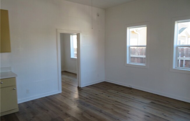 156 E COLDEN AVE