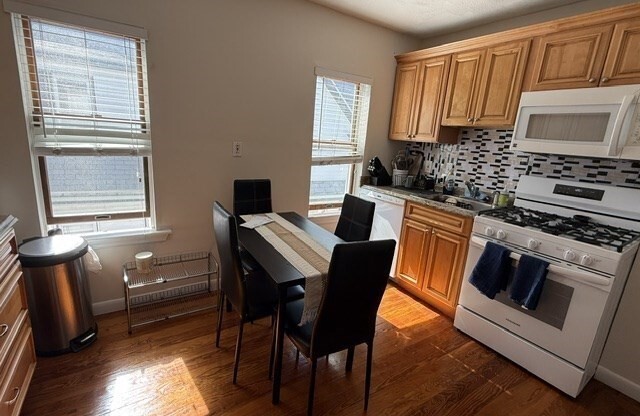 1 bed, 1 bath, 800 sqft, $2,000, Unit 3