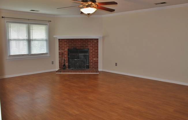 Adorable 3-Bedroom Ranch w/Community Pool, Playground, & Tennis court! Attached Garage w/Opener! Pet Friendly!