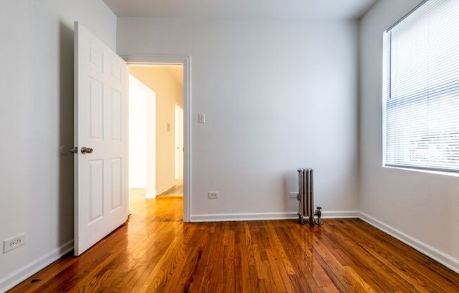 6923 S Indiana