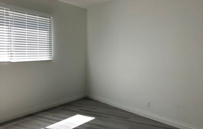 1 bed, 1 bath, $2,295, Unit 5355-11