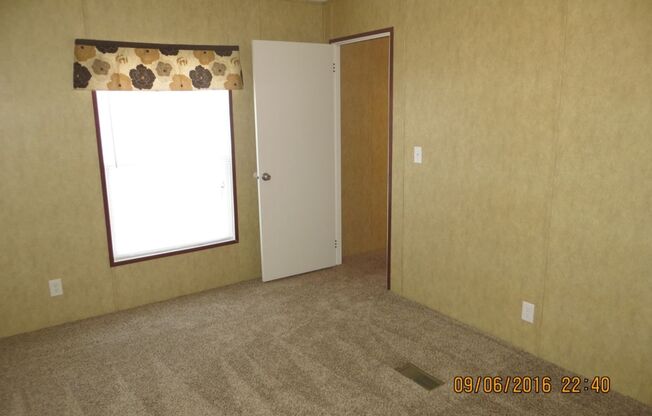 3 beds, 2 baths, $975