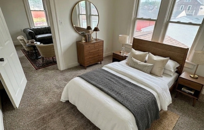 Welcome to Your Brand New Home on Rawson Avenue! 1403 Rawson Ave, Unit 3, South Milwaukee, WI 53172 2 Beds | 1 Bath | Fully Remodeled & Move-In Ready Rent: $1,195/month