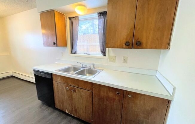 2 beds, 1 bath, $1,450, Unit 1