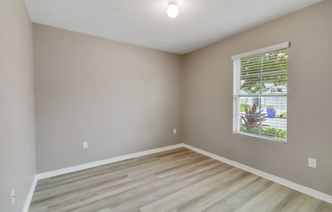 Beautiful 4/2 Energy Efficient Home in St. Cloud w/ Fully Fenced Yard