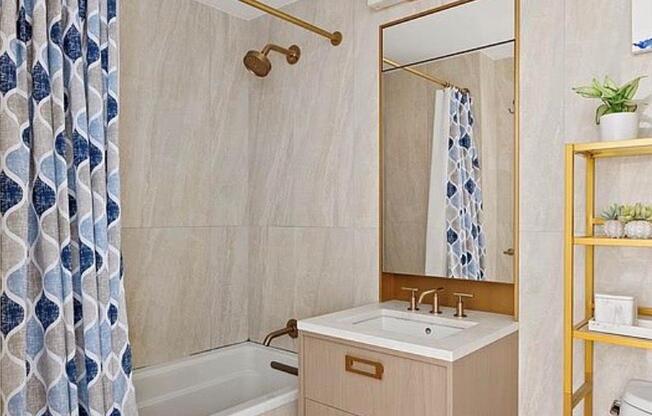 1 bed, 1 bath, 701 sqft, $5,000, Unit 533