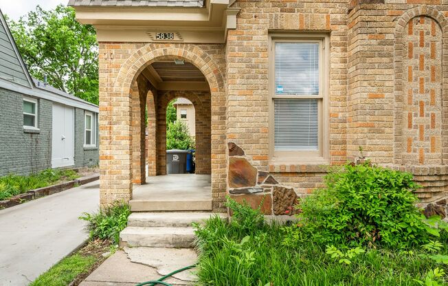 1 Bedroom, 1 Bath Duplex Near Greenville