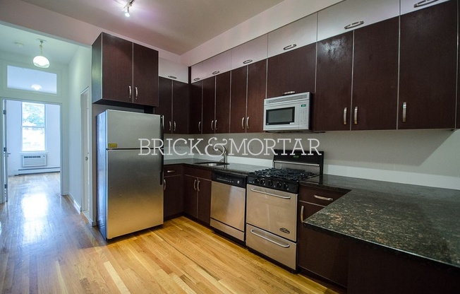 41 MASPETH AVE