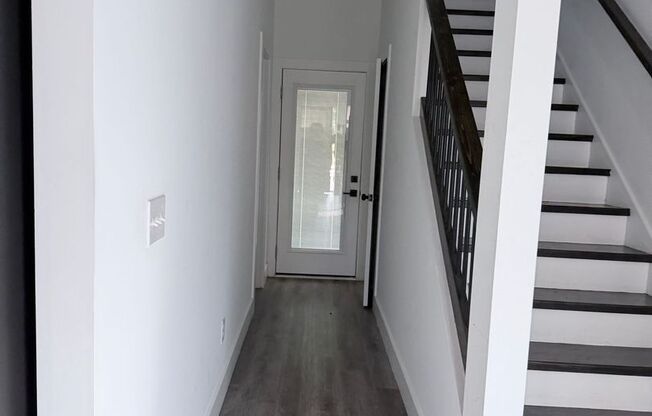3 beds, 2.5 baths, 1,366 sqft, $1,599, Unit 1515