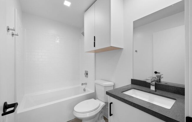 1 bed, 2 baths, 611 sqft, $2,695, Unit Unit 2