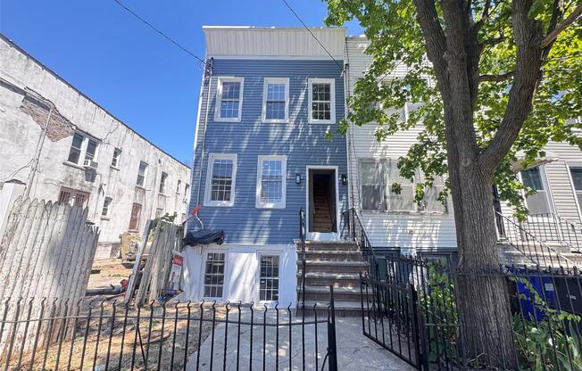 791 LOGAN ST