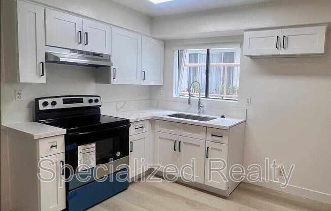 342 E PROVIDENCIA AVE