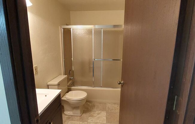 1 bed, 1 bath, 700 sqft, $889