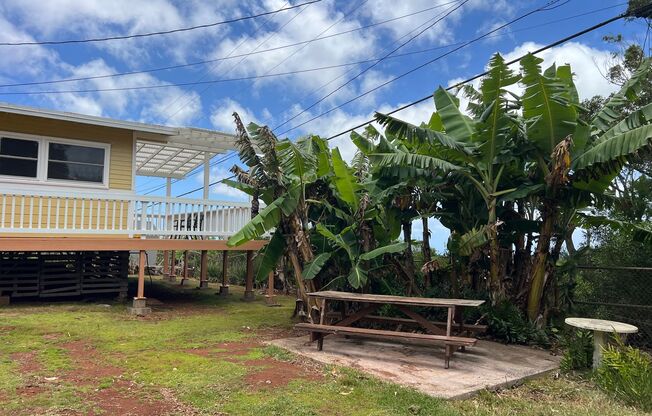 Charming Kalae Cottage with Ocean Views & Mountain Breezes