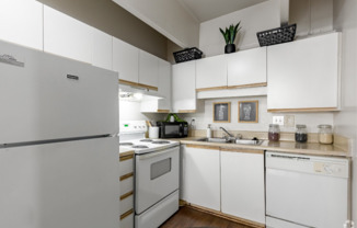 2 beds, 1 bath, 755 sqft, $1,099, Unit 437