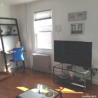 1 bed, 1 bath, 700 sqft, $2,400, Unit 1