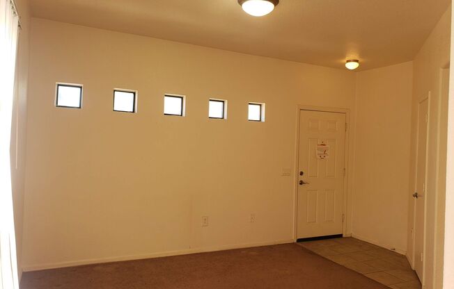 2 beds, 2 baths, $1,370